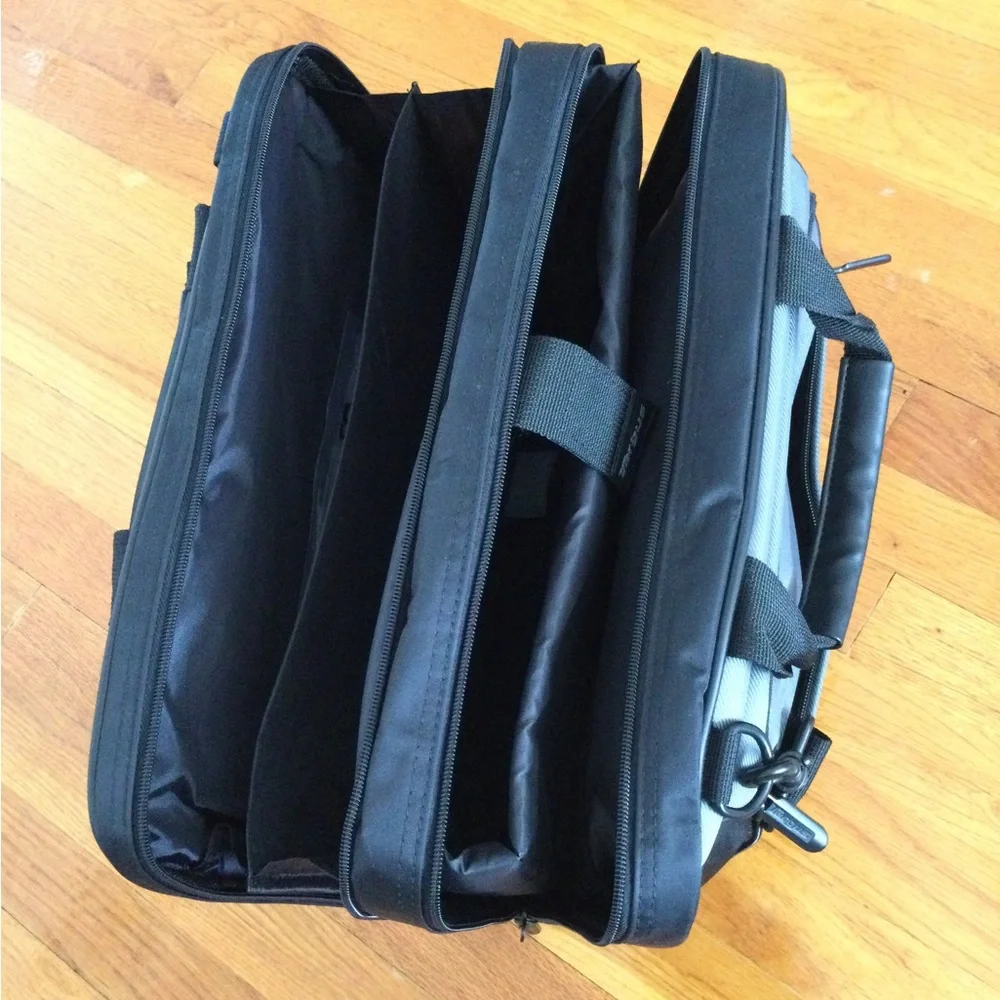 Targus laptop bag, black and gray for men or women, brand new